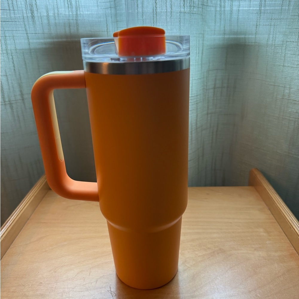 Stanley 30oz stainless steel H2.0 flow state quencher tumbler marigold - Picture 3 of 9